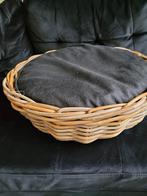 Te koop kattenmandje of hondenmandje, Ophalen, Zo goed als nieuw