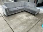 Nette grijze hoekbank 260x220 cm - Comfortabel en stijlvol, Huis en Inrichting, Banken | Bankstellen, :, 250 tot 300 cm, Gebruikt