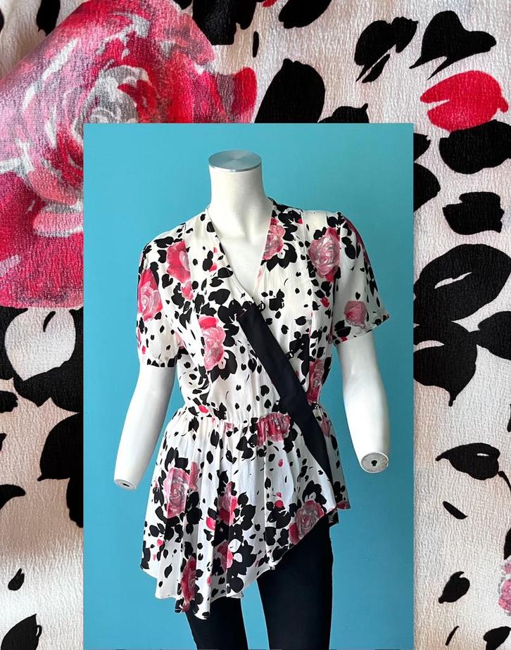 Vintage jaren 80 blouse wit/zwart met bloemen maat M, Kleding | Dames, Blouses en Tunieken, Gedragen, Maat 38/40 (M), Overige kleuren