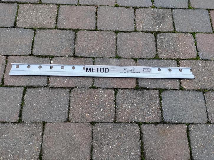 Ikea Metod Ophangrail Keukenkasten +/- 83cm, Huis en Inrichting, Keuken | Keukenelementen, Zo goed als nieuw, 50 tot 100 cm, Ophalen