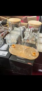 Nieuwe glazen karaffen set met houten plank, Verzamelen, Glas en Borrelglaasjes, Ophalen of Verzenden, Nieuw, Waterglas