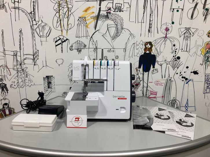 Bernette b42 covermachine, Hobby en Vrije tijd, Naaimachines en Toebehoren, Nieuw, Lockmachine, Bernina, Ophalen