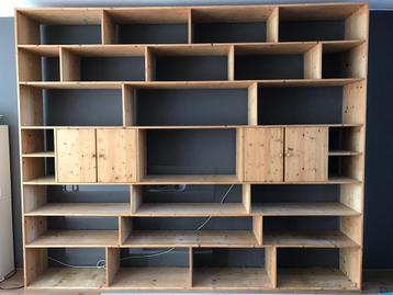 Boekenkast hout / 7 planken, 2 kastjes / 280 b x 235 h beschikbaar voor biedingen