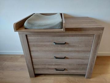 TWF Nashville commode kast 3 laden met bladvergroter beschikbaar voor biedingen