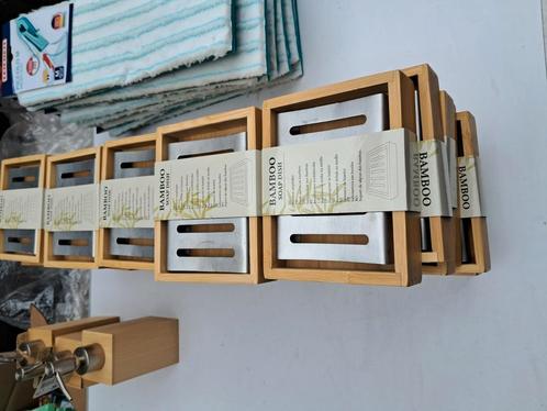 Partij zeep bakjes/zeep dispenser/wc borstel, Diversen, Rommelmarktspullen, Nieuw, Ophalen