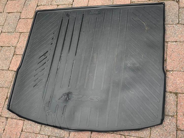 Kofferbakmat Ford focus station wagon lll 2011 tot 2018, Auto diversen, Kofferbakmatten, Zo goed als nieuw, Ophalen