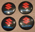 Set 4 aluminium naafkap / wieldop stickers met Suzuki logo., Nieuw, Ophalen of Verzenden