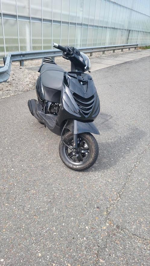 Zip 150cc stage 2 (brom), Fietsen en Brommers, Scooters | Piaggio, Zo goed als nieuw, Zip, Ophalen