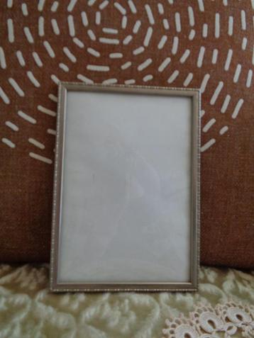 Brocant Fotolijstje met Bol Glas ** Mimosa ** beschikbaar voor biedingen