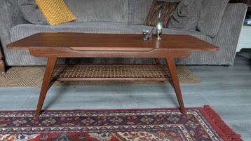 Van Teeffelen Webe Vintage Salontafel beschikbaar voor biedingen