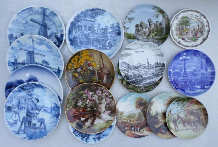 Antieke borden o.a. Delfts Blauw., Antiek en Kunst, Curiosa en Brocante, Ophalen of Verzenden