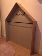 Leuk kledingkastje in huisvorm, Kinderen en Baby's, Kinderkamer | Commodes en Kasten, Gebruikt, Minder dan 50 cm, Ophalen, Minder dan 90 cm