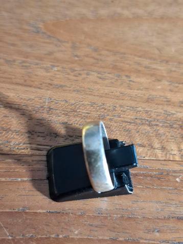 Zilveren ring.  beschikbaar voor biedingen