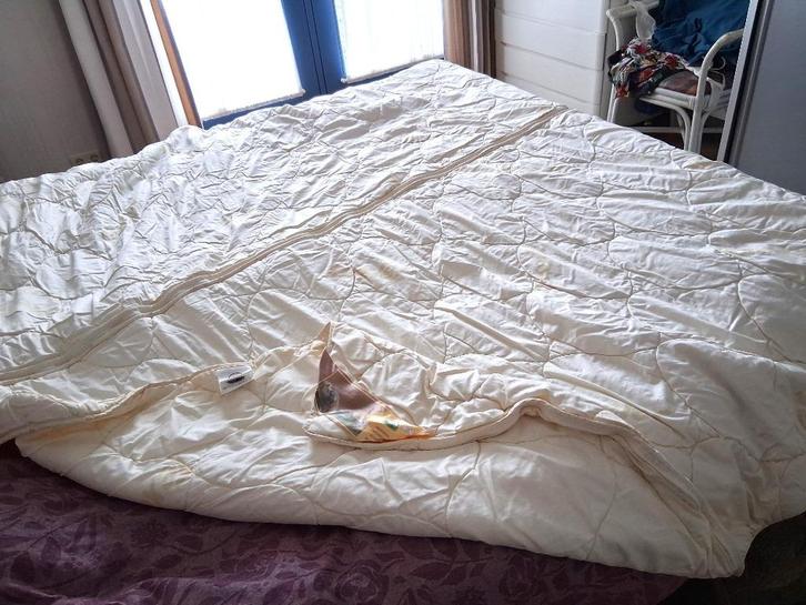 als nieuw groot Texels wollen dekbed,4 seizoenen 2.40-2.20m, Huis en Inrichting, Slaapkamer | Beddengoed, Zo goed als nieuw, Deken of Dekbed