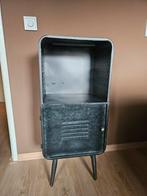 Ijzer lockerkastje met open en dicht vak, Ophalen, Zo goed als nieuw