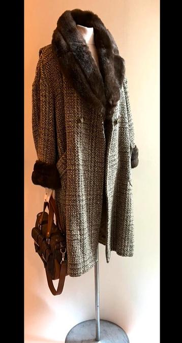 MaxMara 38/40 tweed mantel met fake fur beschikbaar voor biedingen