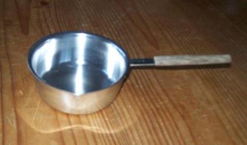 1 rvs vintage sauskommetje 4X11 cm. beschikbaar voor biedingen