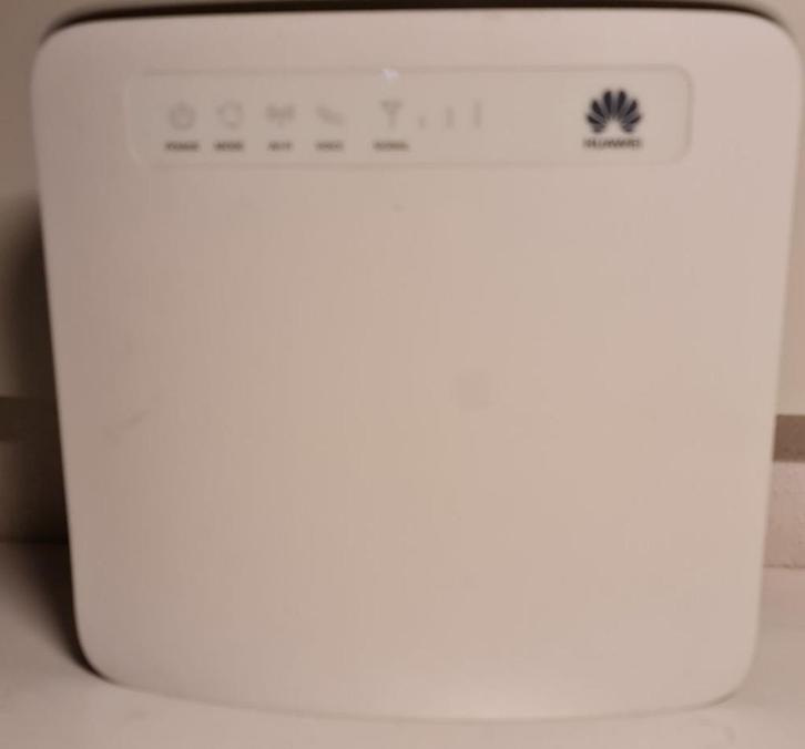 Huawei E5186s-22a 4G LTE router, Computers en Software, Routers en Modems, Gebruikt, Router met modem, Ophalen of Verzenden