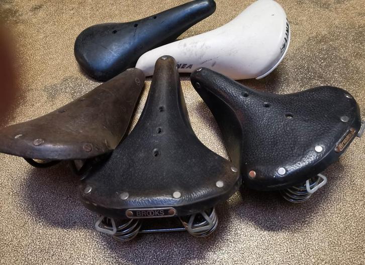 Zadels 5 stuks o.a. IDeals Brooks leer  Vintage Fietszadels, Fietsen en Brommers, Fietsonderdelen, Gebruikt, Algemeen, Zadel, Ophalen of Verzenden