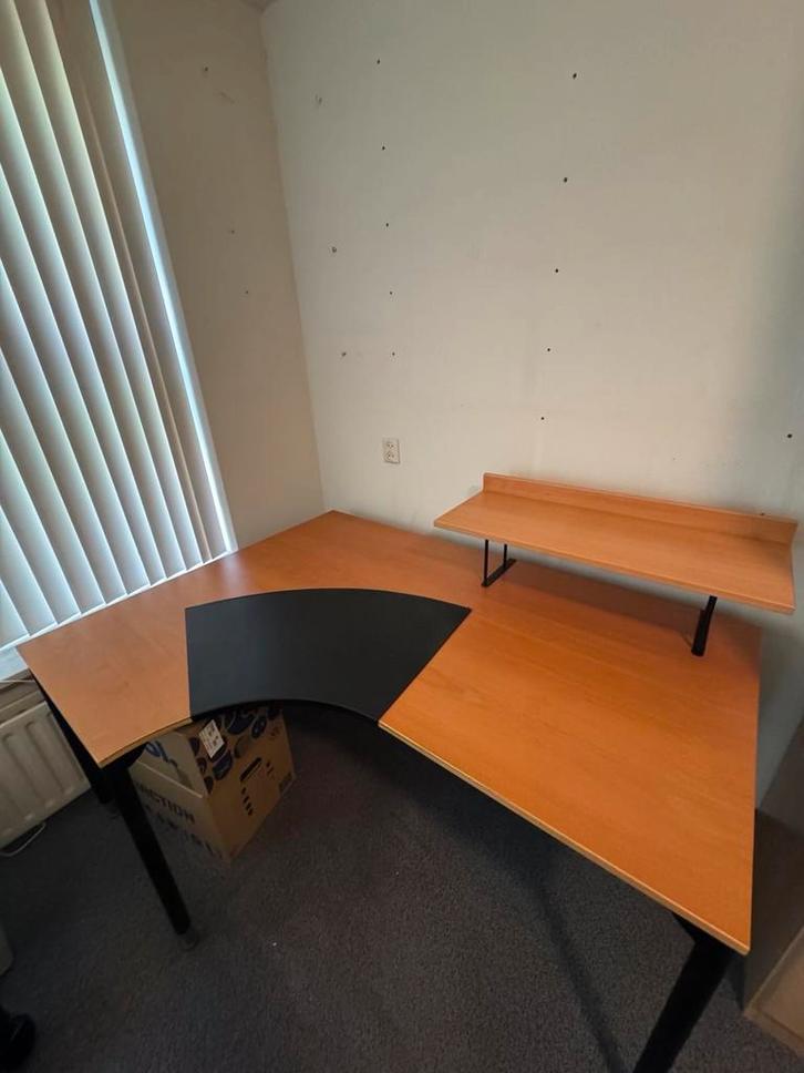 Hoekbureau met plank, Huis en Inrichting, Bureaus, Gebruikt, Bureau, Ophalen