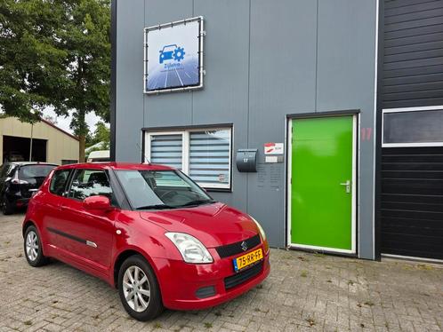 Suzuki Swift 1.3 3D 2005 Rood Airco, Auto's, Suzuki, Bedrijf, Swift, Airbags, Airconditioning, Boordcomputer, Centrale vergrendeling