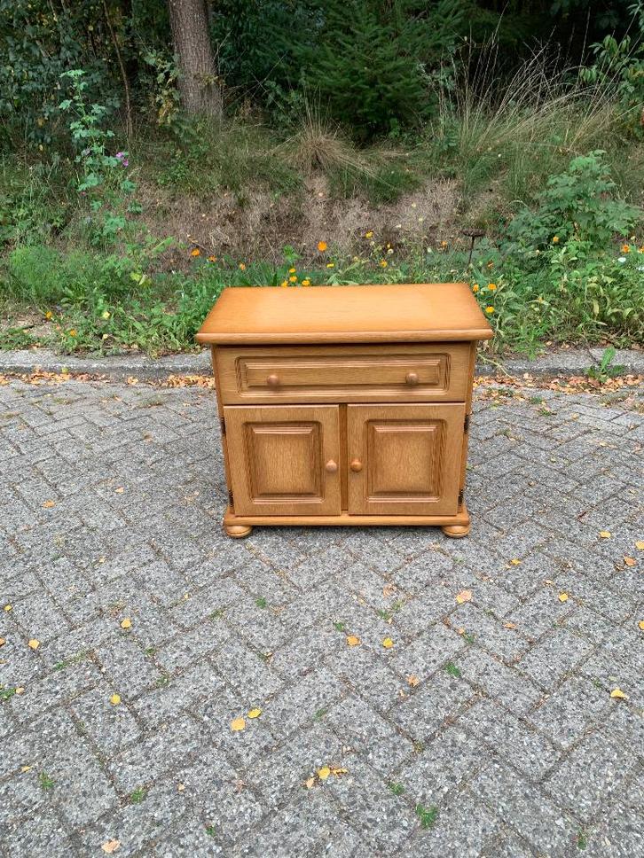 Tv kastje | uitschuifbaar draaiplateau | kantelbaar front, Verzamelen, Retro, Huis en Inrichting, Ophalen