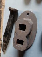 5 staken en 5 tassen voor op aambeeld inc standaard, Ophalen, Zo goed als nieuw