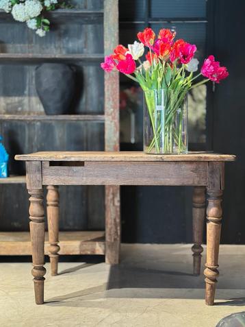 Orginele oude franse tafel  beschikbaar voor biedingen