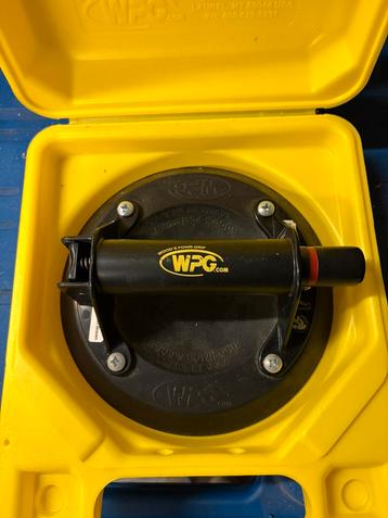 2 keer glas drager beschikbaar voor biedingen