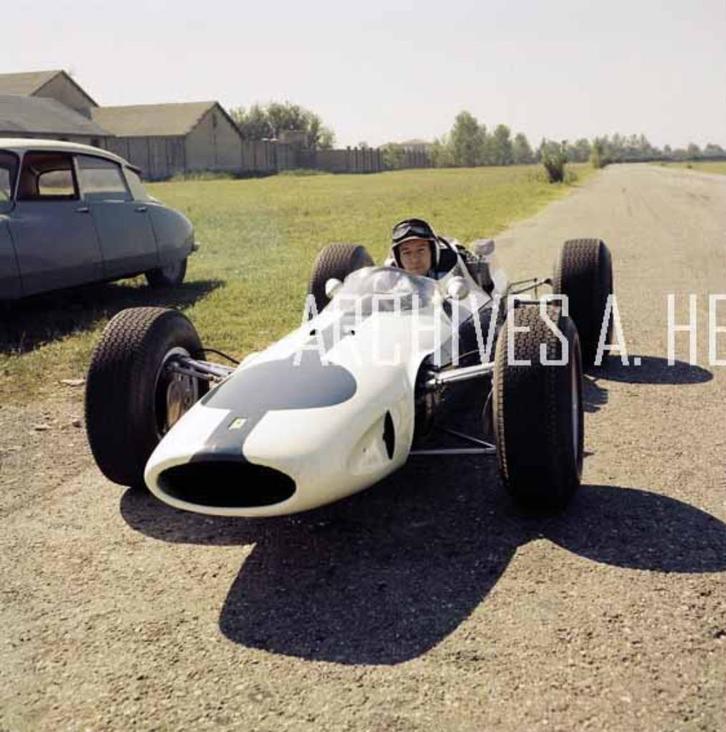 Ferrari 158 F1 racing car & John 1964 F1 World foto, Verzamelen, Automerken, Motoren en Formule 1, Nieuw, Auto's, Verzenden