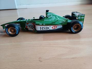 Minichamps F1 1:18 '01 - Jaguar R2 F1 Eddy Irvine beschikbaar voor biedingen