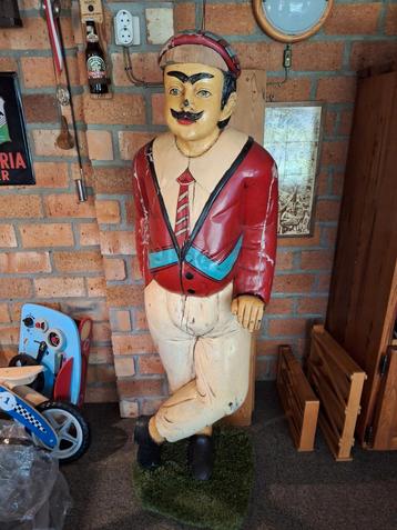 Houten Beeld Gentleman, Golfer beschikbaar voor biedingen