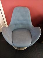 Draaifauteuil lichtblauw met rvs draaivoet, merk montel, Ophalen, 75 tot 100 cm, Zo goed als nieuw, Metaal