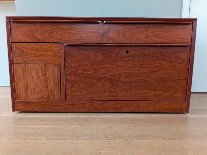 Vintage kast, Huis en Inrichting, Kasten | Televisiemeubels, Zo goed als nieuw, Minder dan 100 cm, 50 tot 100 cm, 25 tot 50 cm