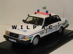 Volvo 240 gl 1:18. Zweedse politie. Polis minichamps nieuw., Hobby en Vrije tijd, Modelauto's | 1:18, Ophalen of Verzenden, Nieuw