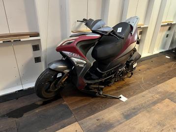 AGM R8 onderdelen. oa motorblok koplamp remklauw beschikbaar voor biedingen