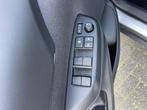 Toyota Yaris Cross 1.5 Hybrid 115 First Edition incl Comfort, Stof, Gebruikt, 1165 kg, 116 pk