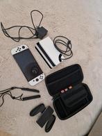 Nintendo Switch Oled Wit pakket, Spelcomputers en Games, Spelcomputers | Nintendo Switch, Switch OLED, Met games, Met 2 controllers