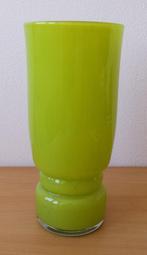 Lime Groene Vaas - glas, Huis en Inrichting, Woonaccessoires | Vazen, Minder dan 50 cm, Groen, Glas, Gebruikt