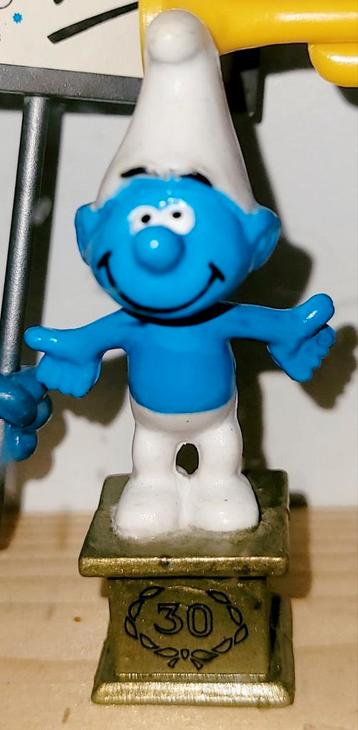 Aparte Jubileumsmurf  '30 jaar smurfen' op sokkel  beschikbaar voor biedingen