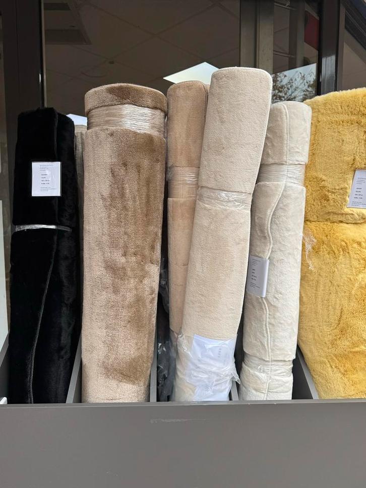 Zachte fluffy Vloerkleden 160x230cm - Super Prijs!, Huis en Inrichting, Stoffering | Tapijten en Kleden, Nieuw, 150 tot 200 cm