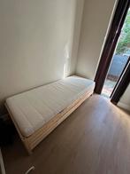 2x bedden met foam matrassen – stapelbaar / logeerbed, Ophalen, Eenpersoons, Wit, Zo goed als nieuw
