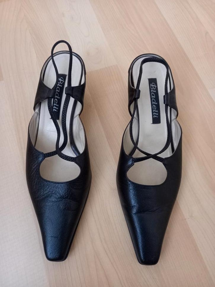 Zwarte pump maat 39-40, Bladelli, hakhoogte 5 cm, Kleding | Dames, Gelegenheidskleding, Zo goed als nieuw, Overige typen, Maat 38/40 (M)