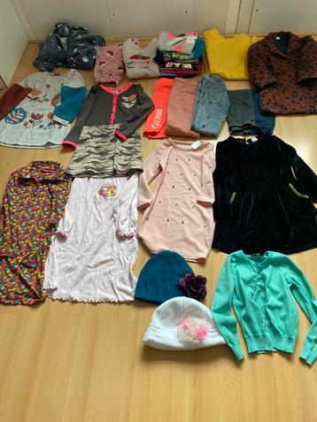 Meisjes kleding beschikbaar voor biedingen
