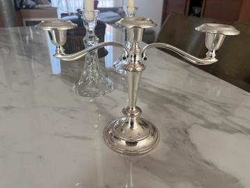 Verzilverd kandelaar beschikbaar voor biedingen