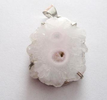 925 zilveren vintage prachtige witte solar kwarts hanger beschikbaar voor biedingen