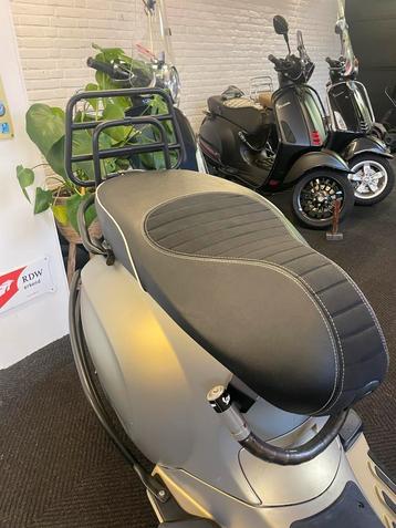 Zadel Vespa Sprint en Primavera beschikbaar voor biedingen