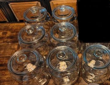 7 grote glazen voorraadpotten  beschikbaar voor biedingen