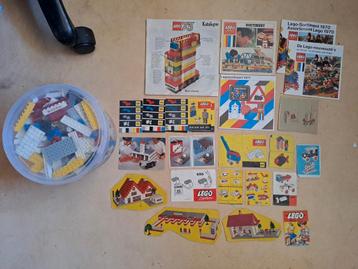 LEGO stenen en oude boekjes beschikbaar voor biedingen