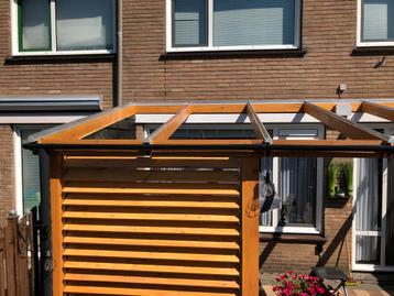 Polycarbonaat dakpakket compleet voor op een houten veranda beschikbaar voor biedingen